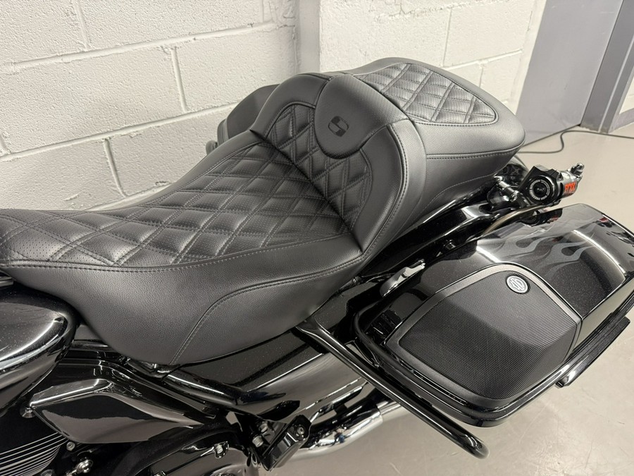 2016 Harley-Davidson FLHXSE CVO Street Glide