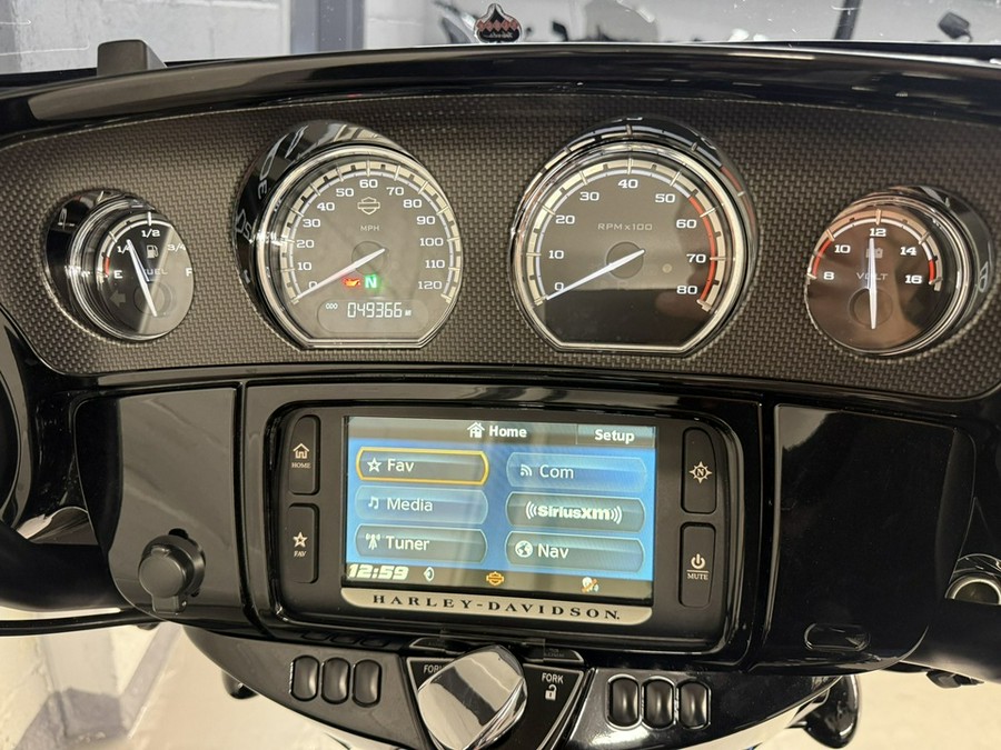 2016 Harley-Davidson FLHXSE CVO Street Glide