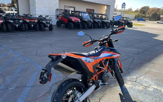 2024 KTM 690 SMC R