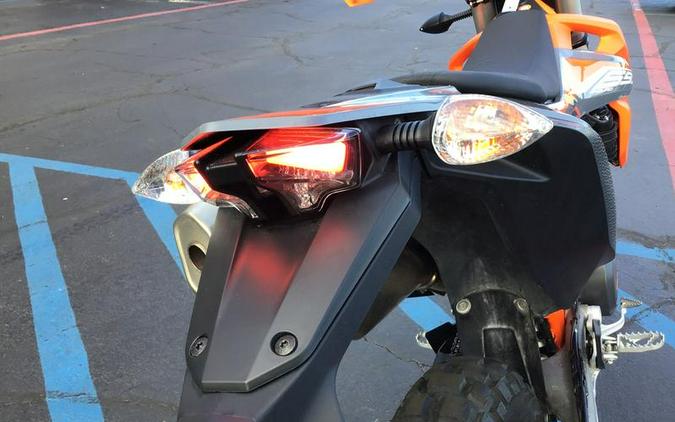 2024 KTM 690 SMC R