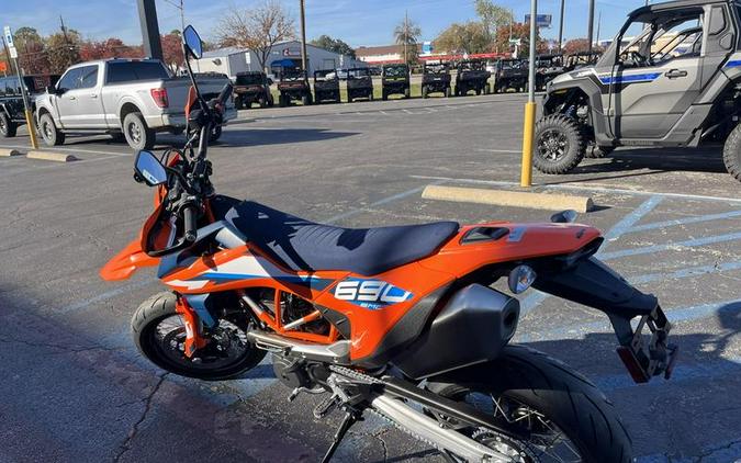 2024 KTM 690 SMC R