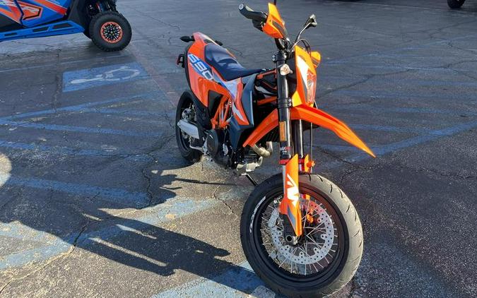 2024 KTM 690 SMC R