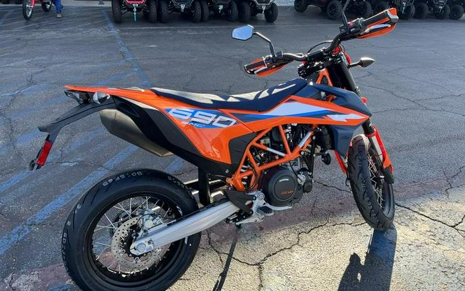 2024 KTM 690 SMC R