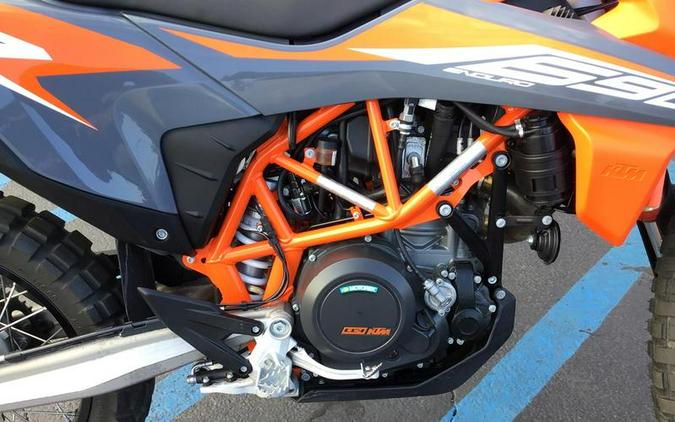 2024 KTM 690 SMC R