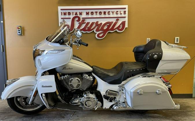 2019 Indian Motorcycle® Roadmaster® Pearl White / Star Silver