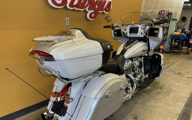 2019 Indian Motorcycle® Roadmaster® Pearl White / Star Silver