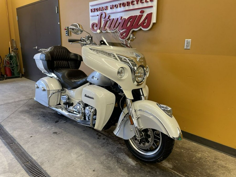 2019 Indian Motorcycle® Roadmaster® Pearl White / Star Silver