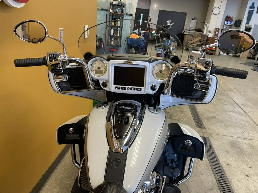 2019 Indian Motorcycle® Roadmaster® Pearl White / Star Silver