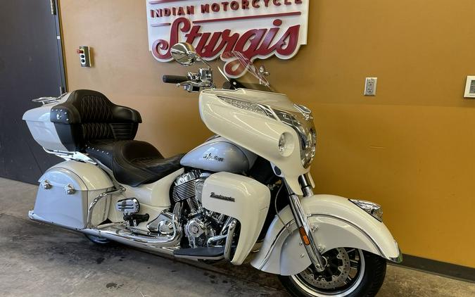 2019 Indian Motorcycle® Roadmaster® Pearl White / Star Silver