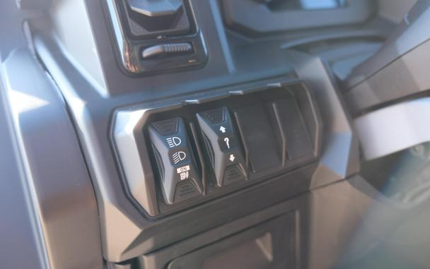 2026 CAN-AM DEFENDER MAX LONE STAR CAB HD11