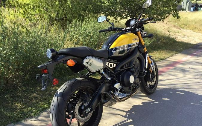 2016 Yamaha XSR900™