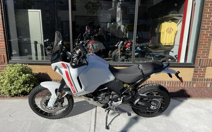 2023 Ducati DesertX Star White Silk