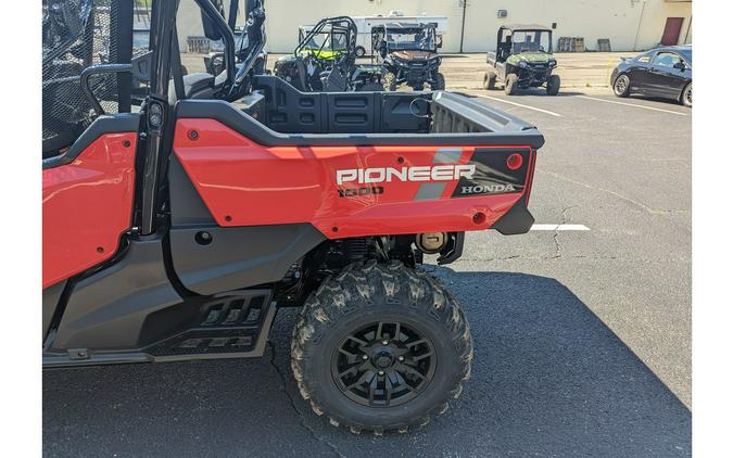 2025 Honda Pioneer 1000-6 Crew Deluxe