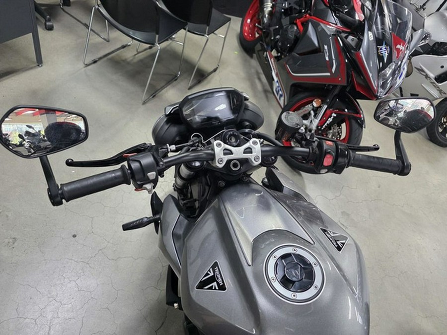 2024 Triumph Street Triple 765 R Silver Ice RS Carnival Red