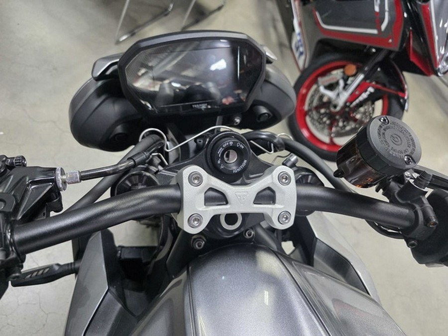 2024 Triumph Street Triple 765 R Silver Ice RS Carnival Red