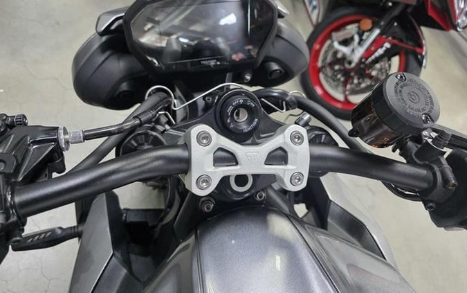 2024 Triumph Street Triple 765 R Silver Ice RS Carnival Red