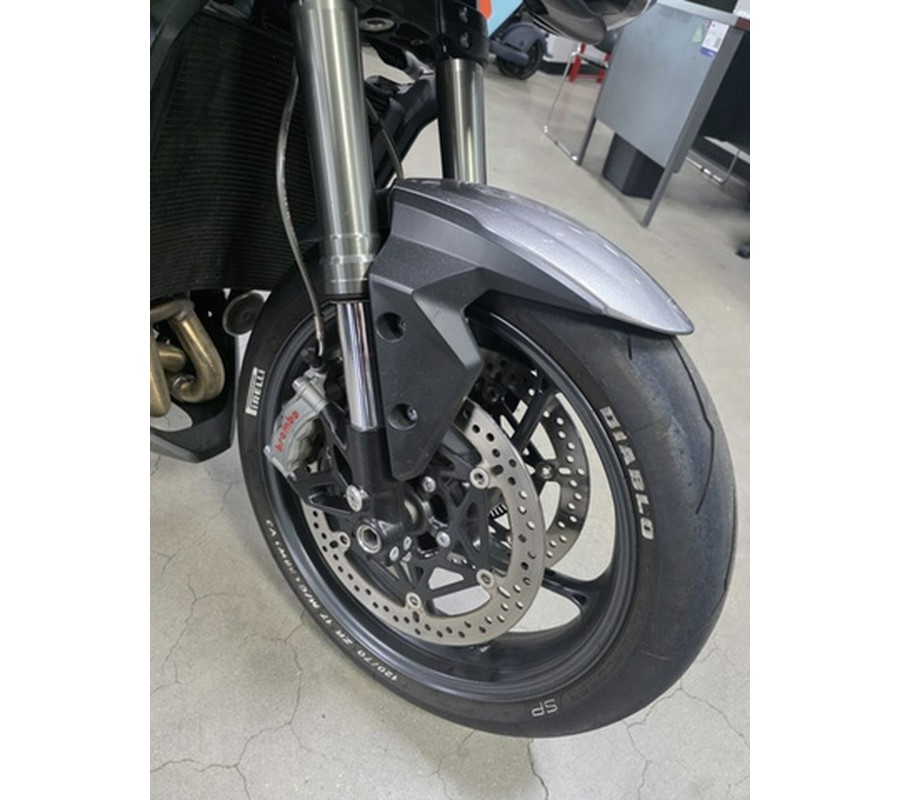 2024 Triumph Street Triple 765 R Silver Ice RS Carnival Red