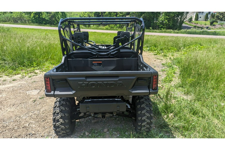 2025 Honda Pioneer 1000-6 Crew Deluxe