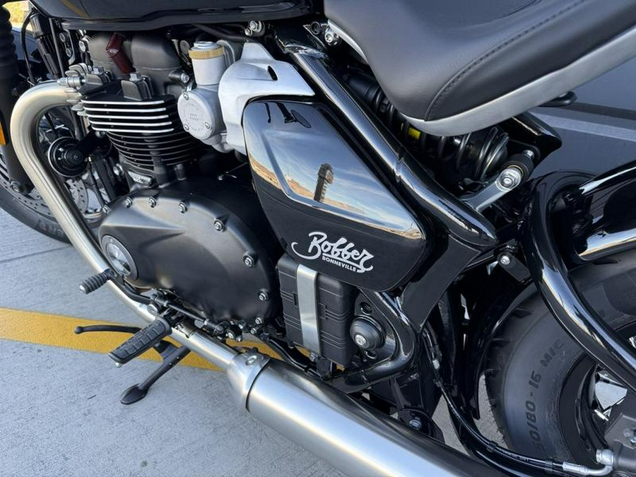 2026 Triumph Bonneville Bobber Jet black