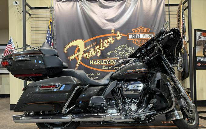 2019 Harley-Davidson® Ultra Limited SLVFLUX/BLKFUSE W/PINSTRIPE