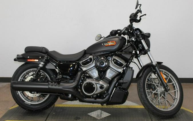 Harley-Davidson Nightster™ Special 2024 RH975S 84385437 BLACK DENIM
