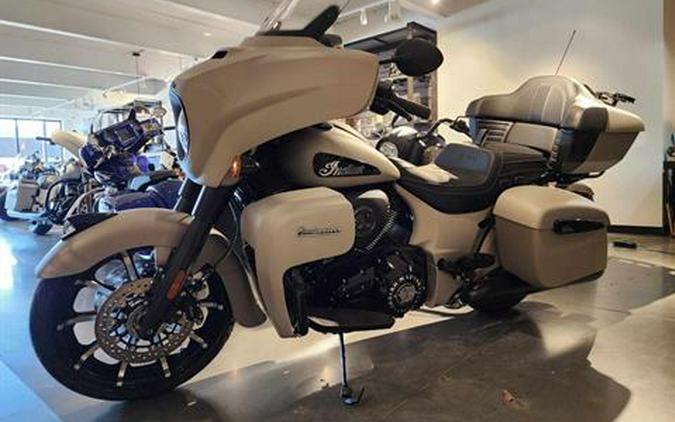 2023 Indian Motorcycle Roadmaster® Dark Horse®