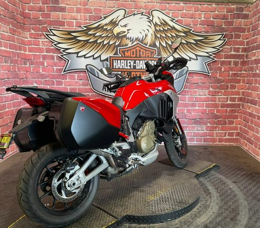 2022 Ducati Multistrada V4S Ducati Red / Alloy Wheels