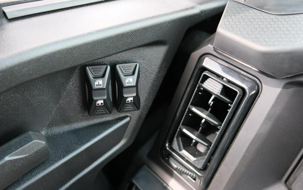 2026 CAN-AM DEFENDER MAX LIMITED CAB HD11