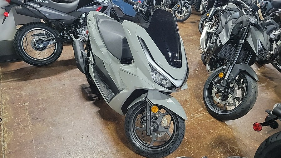 2025 Honda PCX150AS