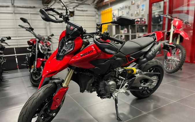 2026 Ducati Hypermotard V2