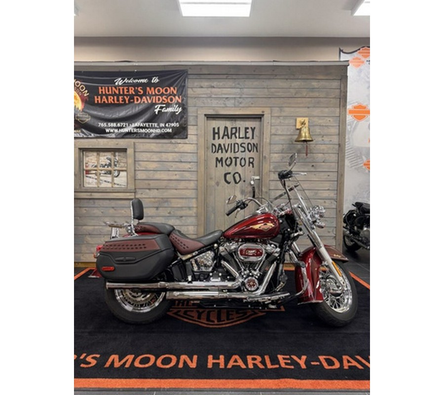 2023 Harley-Davidson Softail FLHCSANV - Heritage Classic Anniversary Edition