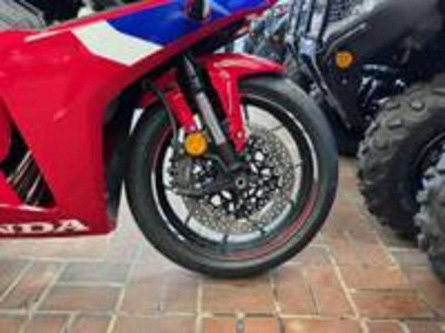 2026 Honda® CBR650R E-Clutch