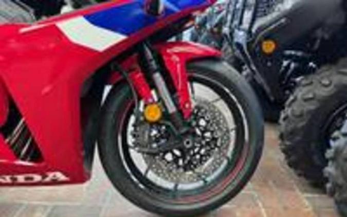 2026 Honda® CBR650R E-Clutch