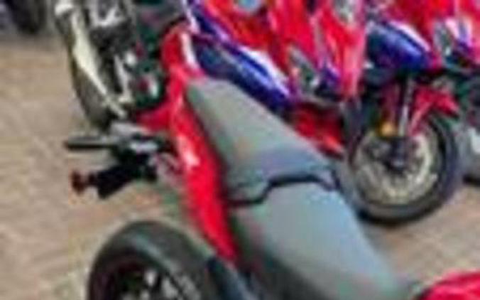 2026 Honda® CBR650R E-Clutch