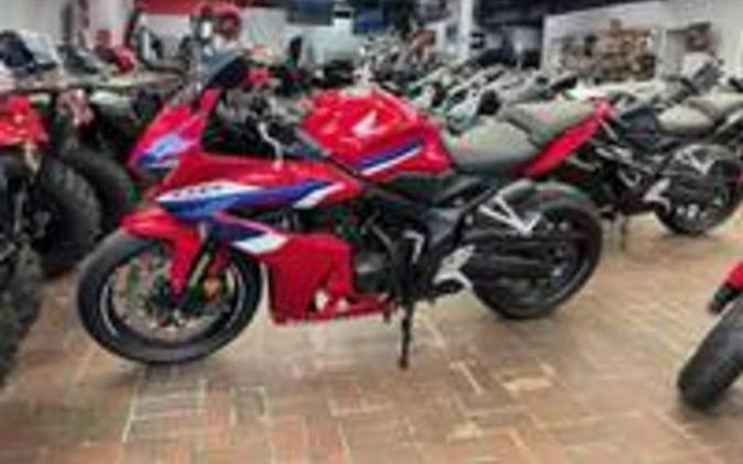 2026 Honda® CBR650R E-Clutch