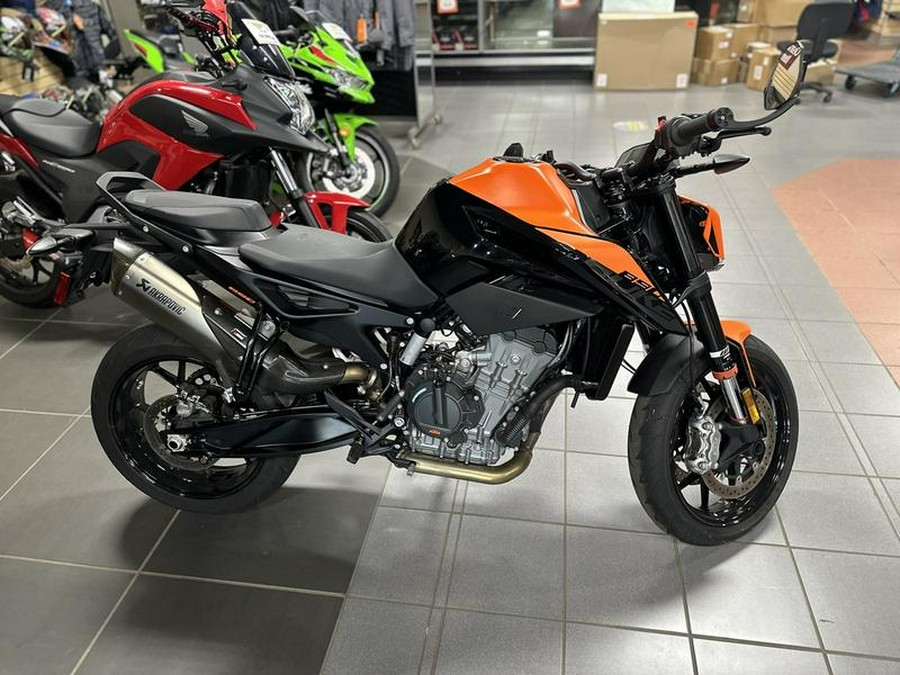 2022 KTM 890 Duke