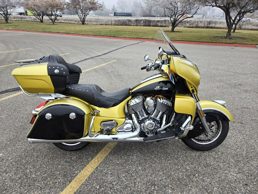 2017 Indian Motorcycle® Roadmaster® Icon Black Hills Gold & Thunder Black