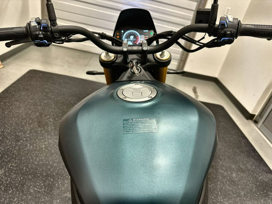 2023 Moto Morini® Seiemmezzo SCR