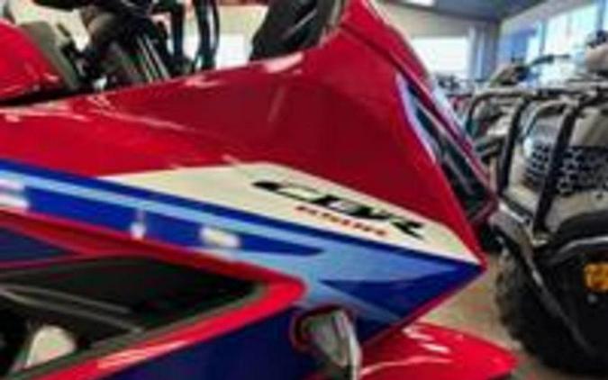 2026 Honda® CBR650R E-Clutch