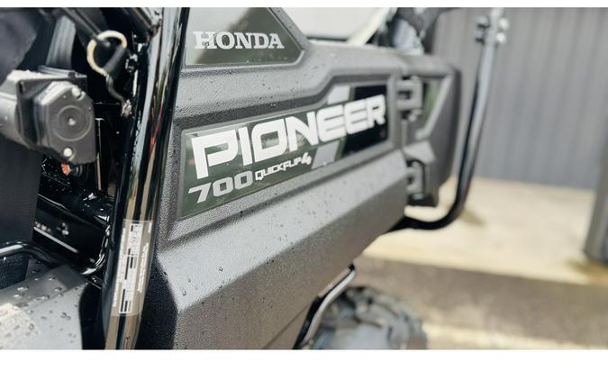 2026 PIONEER 700-4 DELUXE - Honda