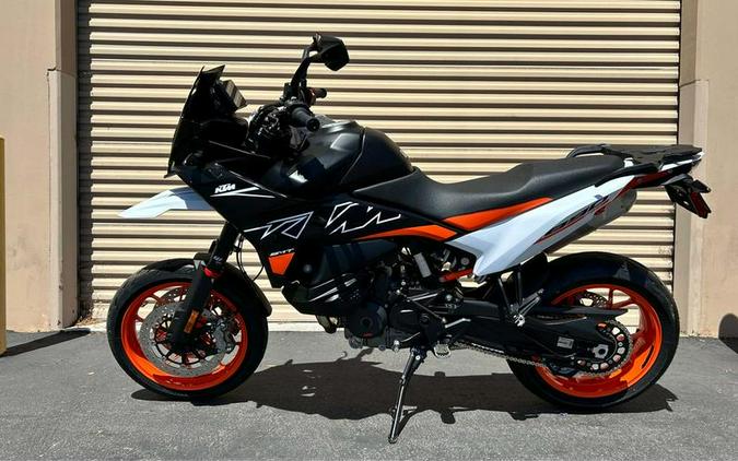 2024 KTM 890 SMT