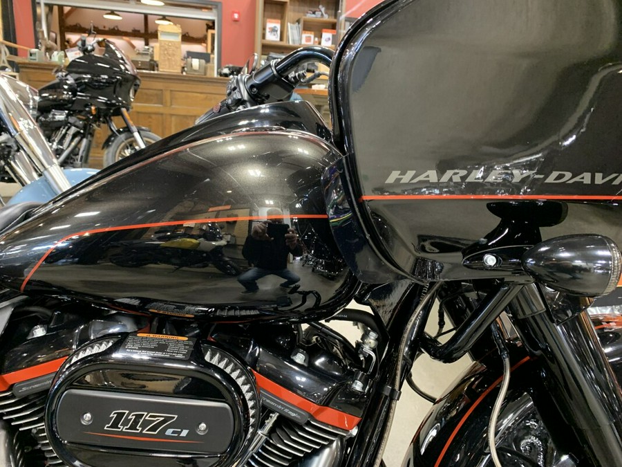 Harley-Davidson CVO Road Glide 2018 FLTRXSE Black Earth & Vivid