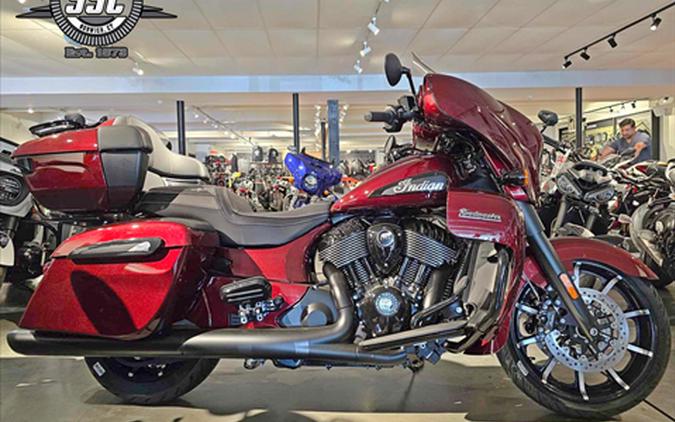 2024 Indian Motorcycle Roadmaster® Dark Horse® with PowerBand Audio Package