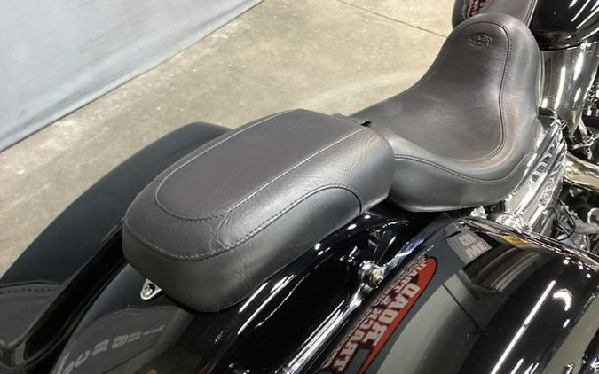 2015 Harley-Davidson FLD - Dyna Switchback