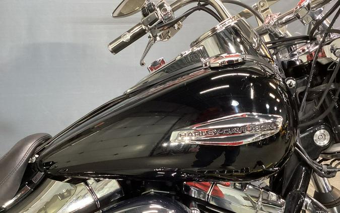 2015 Harley-Davidson® FLD - Dyna® Switchback™