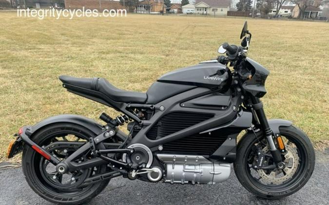 2021 LiveWire One Review [27 Fast Facts – Electric Motorcycle]