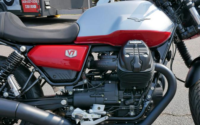 2024 Moto Guzzi V7 Stone Corsa