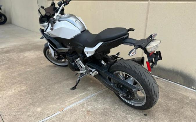 2020 BMW F 900 XR Light White
