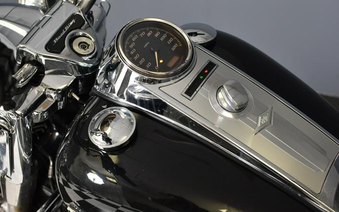 2019 Harley-Davidson Road King Classic Vivid Black FLHR