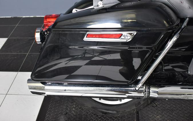 2019 Harley-Davidson Road King Classic Vivid Black FLHR